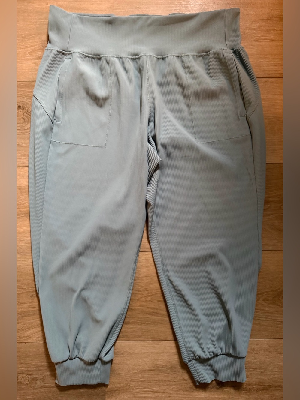 ATHLETA Salutation Ribbed Jogger EUC - Picture 2 of 9